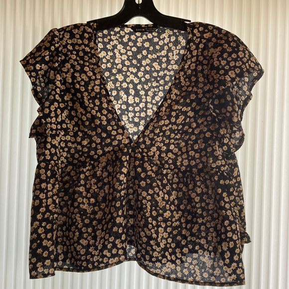 EUC Ladies Shein low cut top - Picture 1 of 5